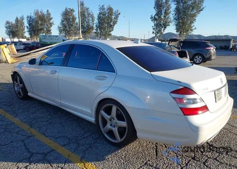 2009 Mercedes-Benz S 550 z USA, uszkodzony, nr VIN WDDNG71X39A247399